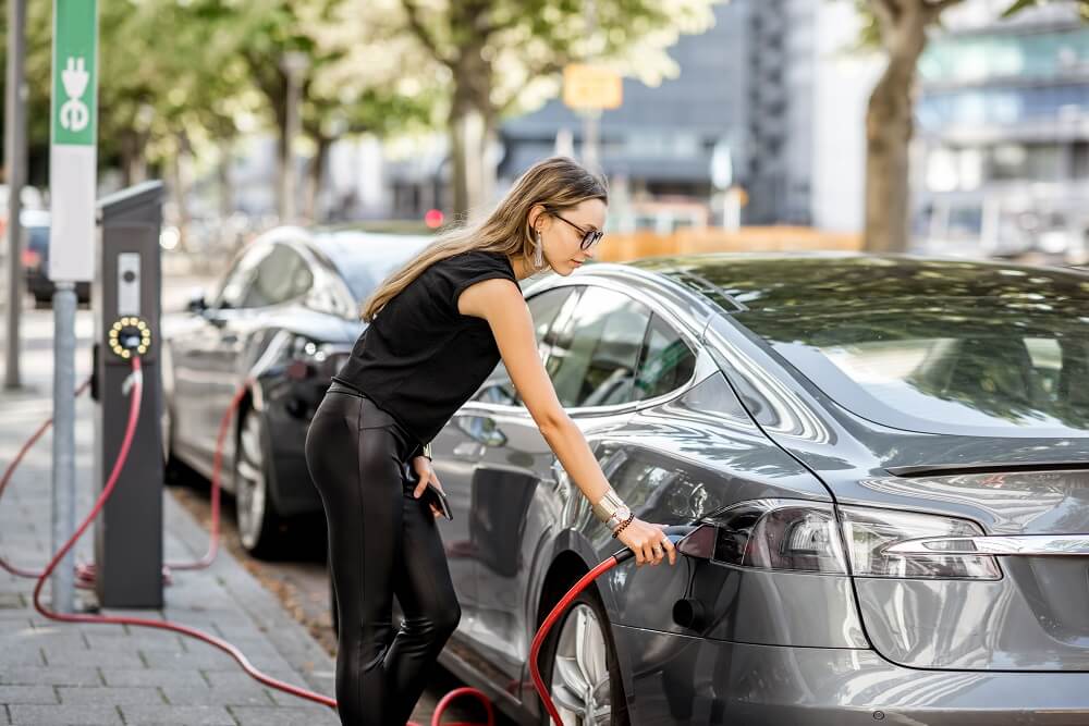 What are The Benefits of Owning an Electric Vehicle?