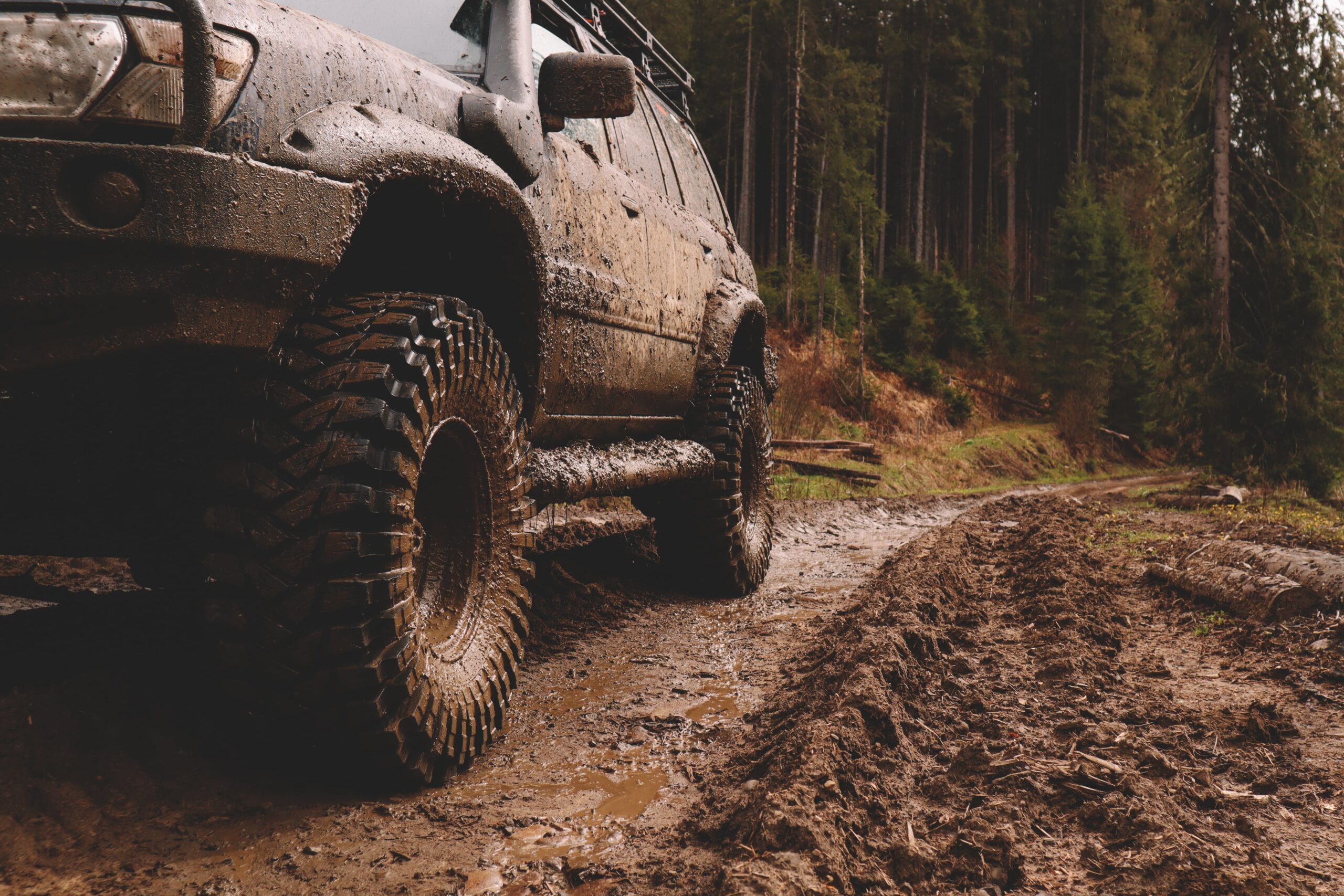 7 Benefits of Driving a 4WD (Four-Wheel-Drive) Vehicle