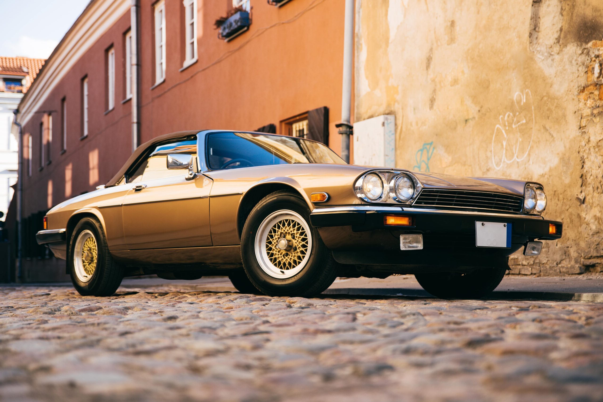 Top 3 Places To Buy a Classic Vehicle in The UK